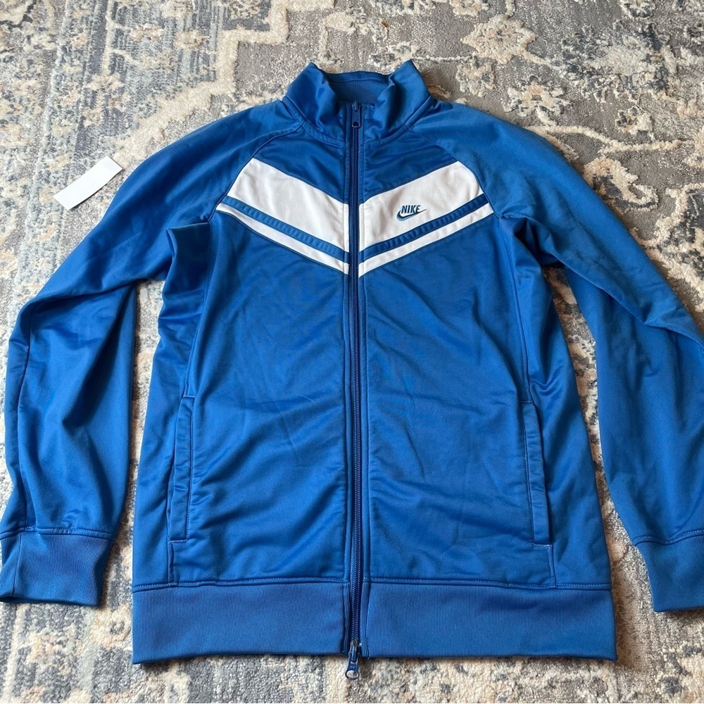 Nike Blue and White Windbreaker with Chevron Design